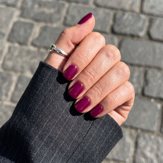 Unhas de Gel, Press-ons ou Verniz? O Guia de Custos e Saúde em Portugal