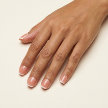 French Rosé press-on nails — mão aberta