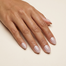 Nude Brilhante press-on nails — mão aberta