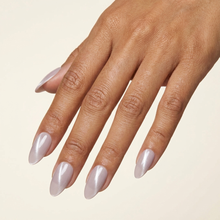 Nude Cat-Eye press-on nails — mão aberta