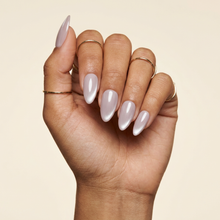 Nude Cat-Eye press-on nails — vista de cima